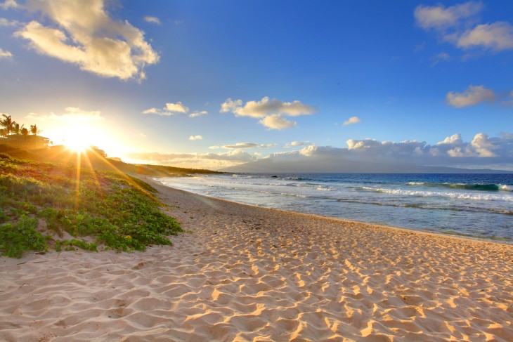 Hawaii's Sunset and Sunrise Rituals: From Chanting to Photography